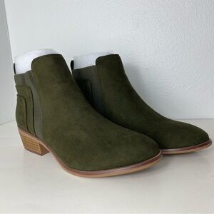 Calvin pull on bootie Olive 10 faux suede